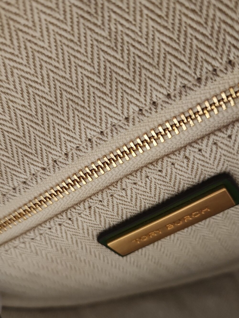 Tory Burch Kira Chevron Green Quilted Leather Circle Crossbody Bag - Picture 10 of 12